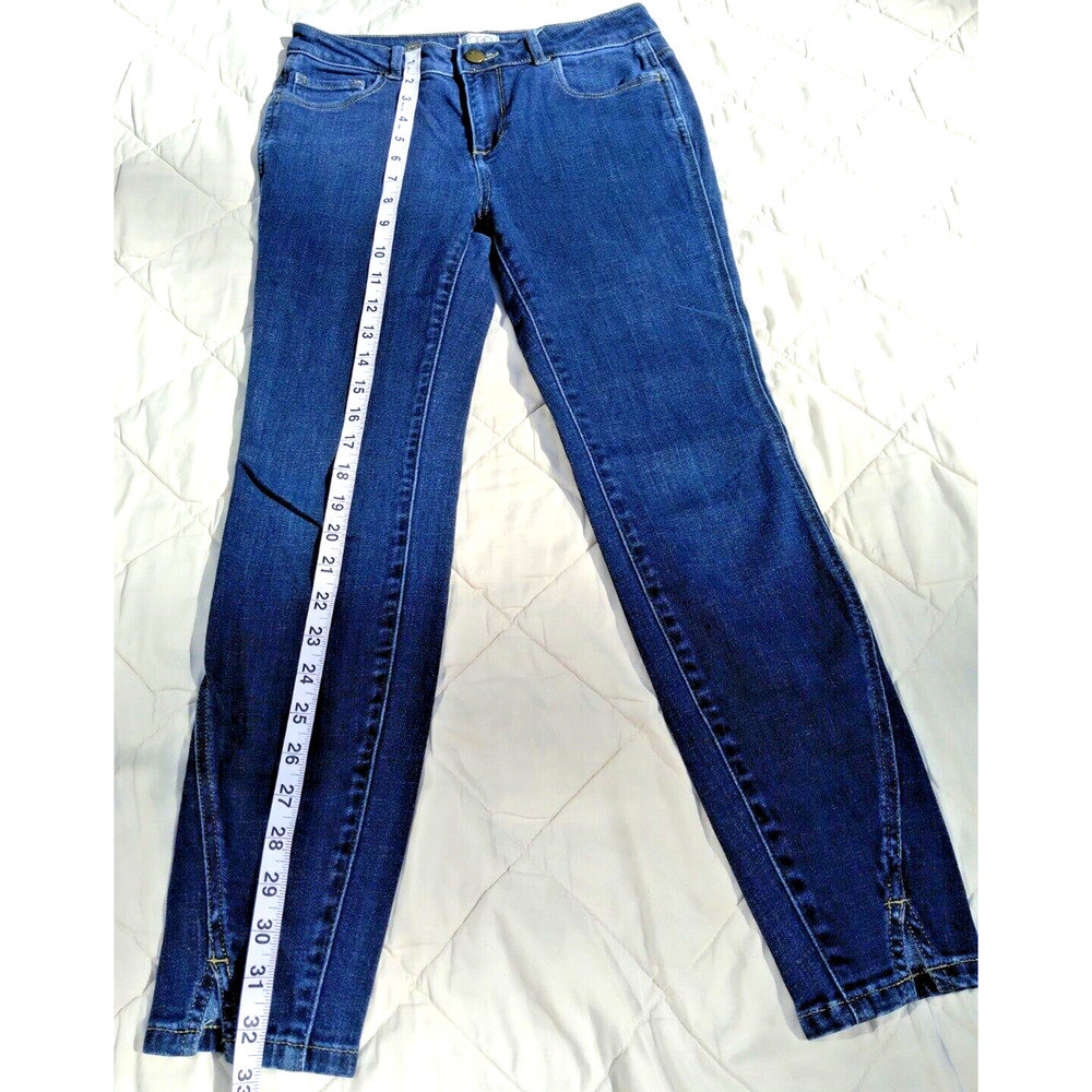 Logo By Lori Goldstein Ladies Jeans Size 2P Medium Stone Washed Stretch